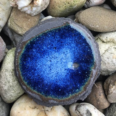 Stengodsglasyr 9881 Mörkblå med effekt