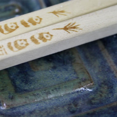 Stengodsglasyr 9883 Svart blå Stengods